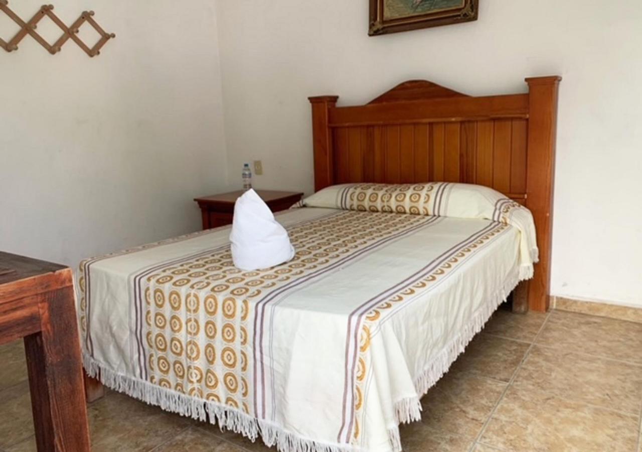 Hotel Quinta De La Rosa Cuautla  ภายนอก รูปภาพ