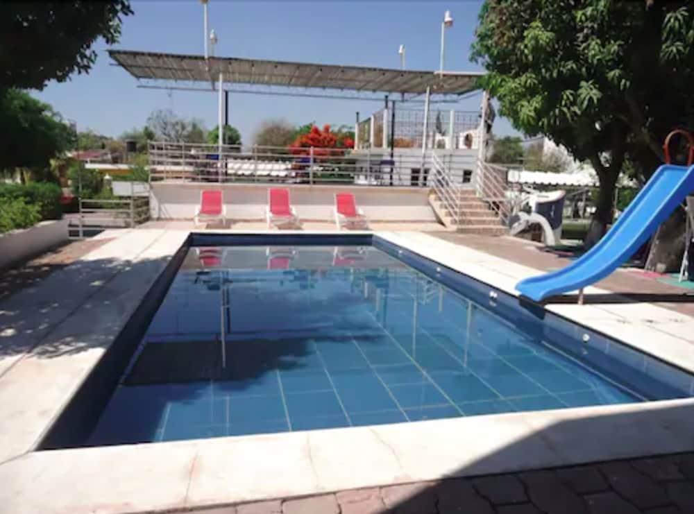 Hotel Quinta De La Rosa Cuautla  ภายนอก รูปภาพ
