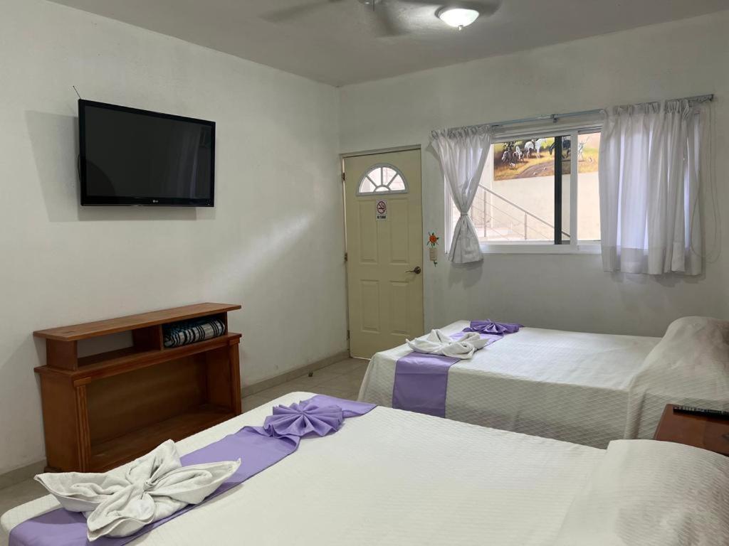 Hotel Quinta De La Rosa Cuautla  ภายนอก รูปภาพ