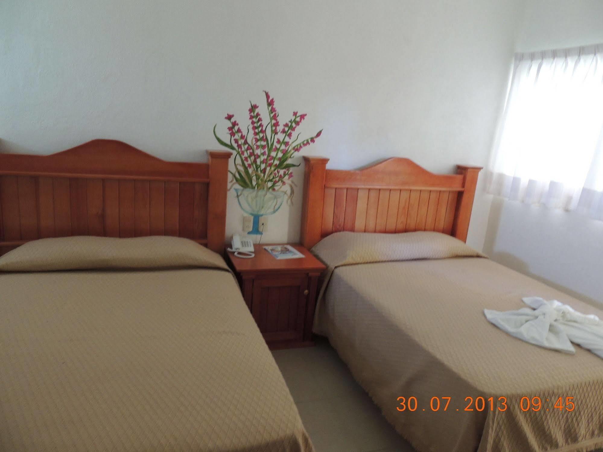 Hotel Quinta De La Rosa Cuautla  ภายนอก รูปภาพ