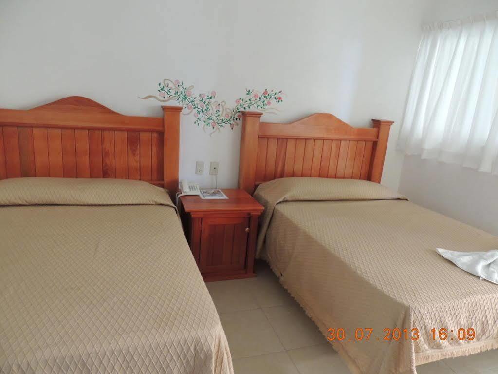 Hotel Quinta De La Rosa Cuautla  ภายนอก รูปภาพ