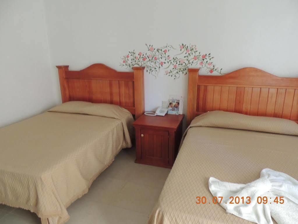 Hotel Quinta De La Rosa Cuautla  ภายนอก รูปภาพ